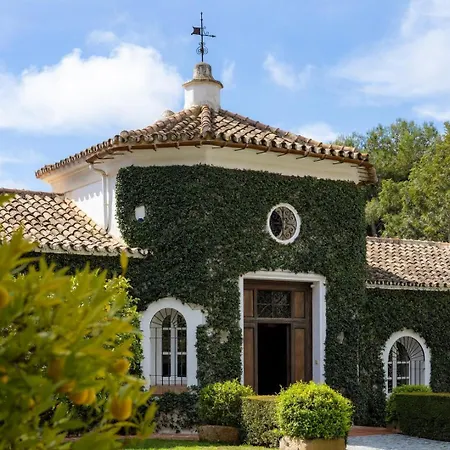 Almendral Exclusive Hill Club Estate By Domvia Villa Marbella