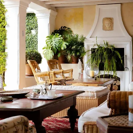 Almendral Exclusive Hill Club Estate By Domvia