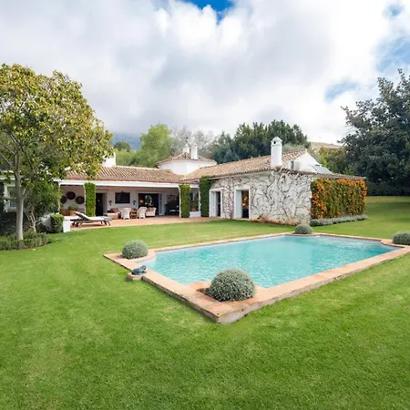 Almendral Exclusive Hill Club Estate By Domvia Villa