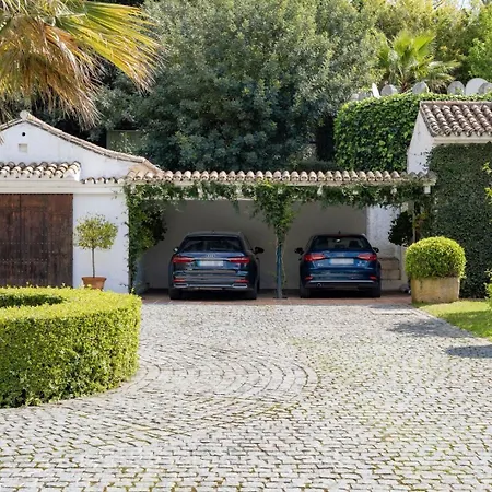 Villa Almendral Exclusive Hill Club Estate By Domvia *